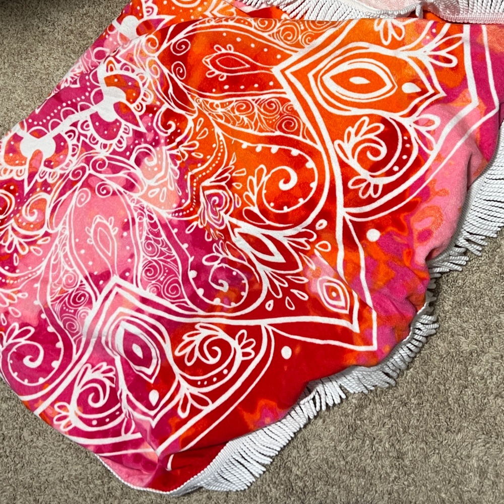 Beach Rounds Pool & Beach fringe trimmed beach towel